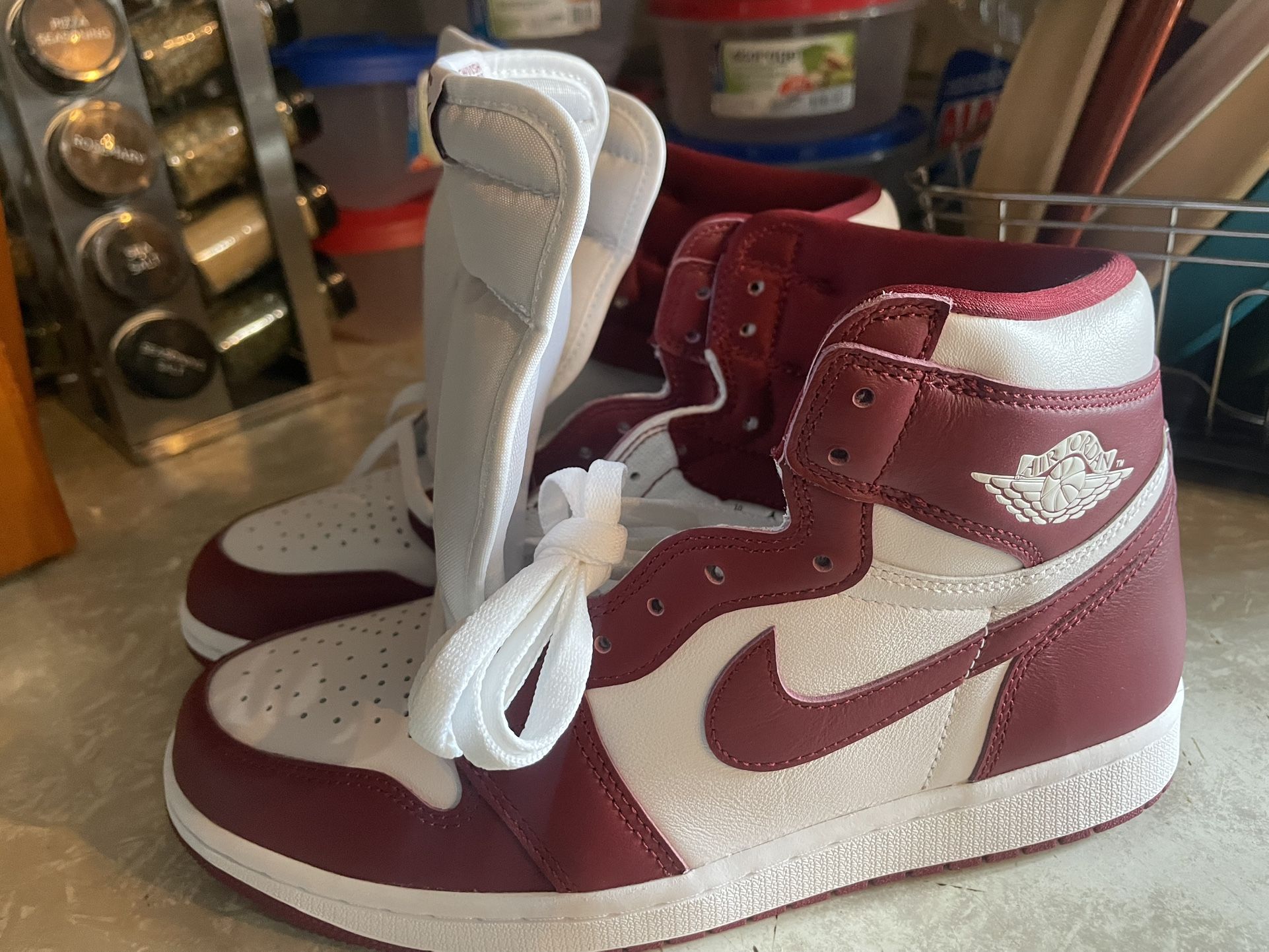Air Jordan 1 Retro High OG 'Artisanal Red'