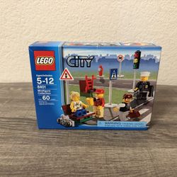 LEGO CITY: City Minifigure Collection (8401)