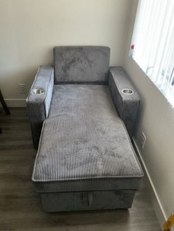 Couch With Hidden Storage – Good Condition