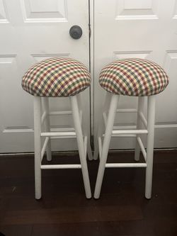 White Bar Stools 