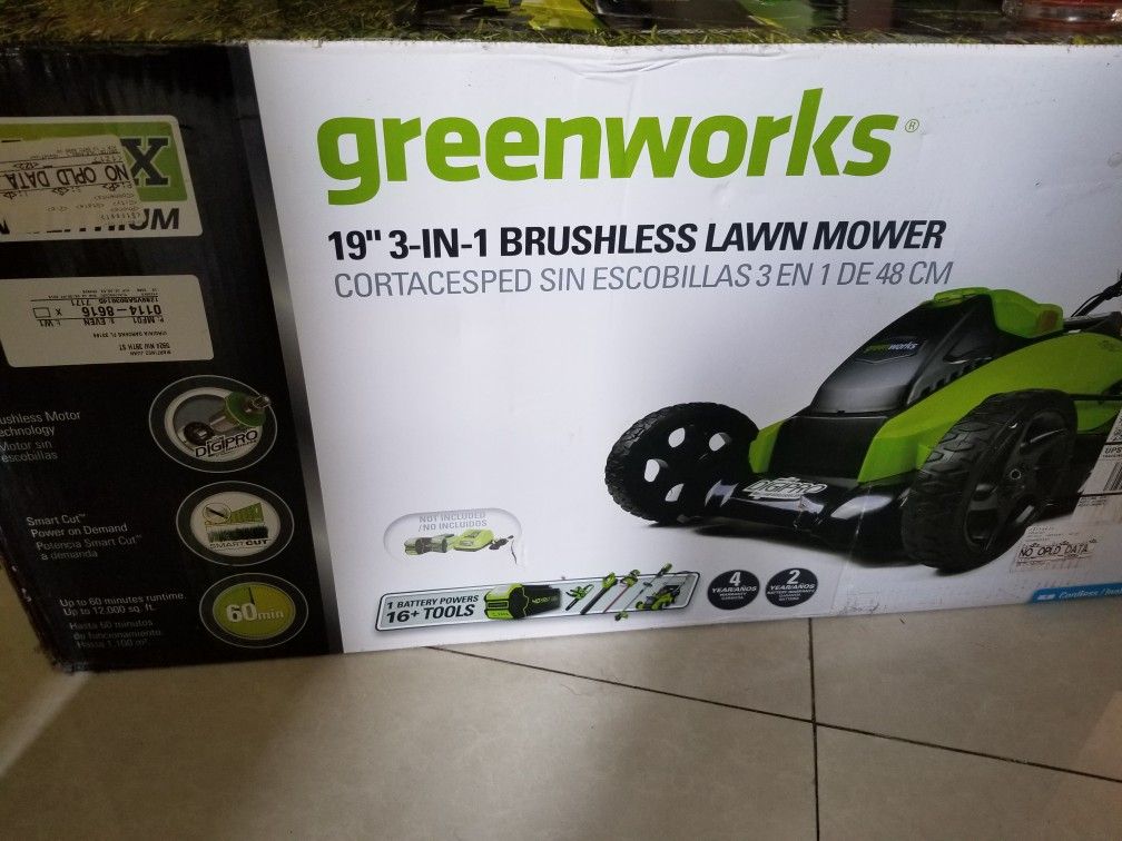 Brand new Greenworks 19 inch cordless 40v lawn mower