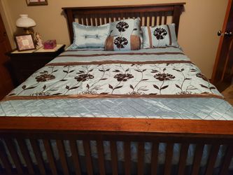 Queen Size Comforter (9 Piece Set)