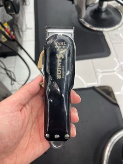 Wahl Cordless Senior with charging stand