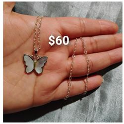 925 Sterling Silver Chain With The Pendant/Cadena Con Dije De Mariposa De Plata 925 Con Opalo