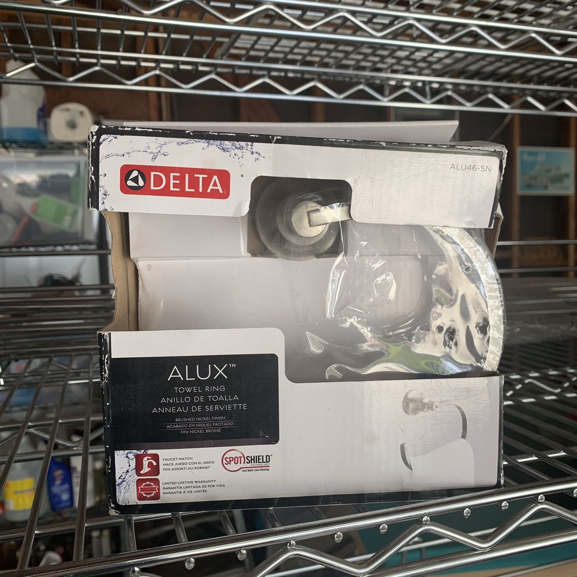 Delta Towel Ring