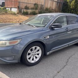 2010 ford Taurus