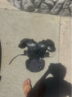 Xentith Youth large flyte football pads