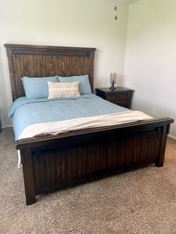 Queen Bedroom Set