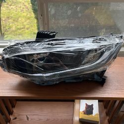 2017 Honda Civic right headlight assembly 