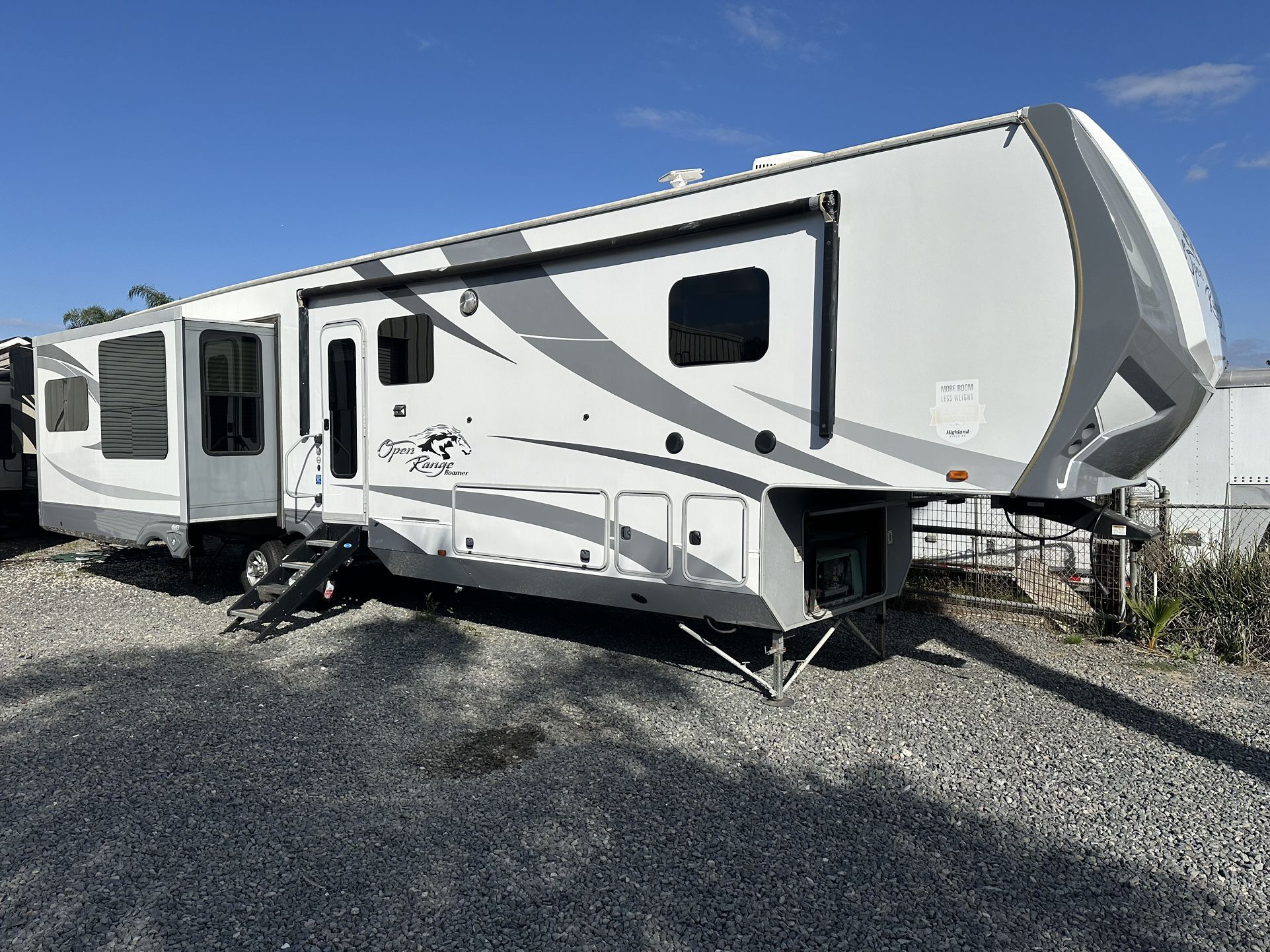 2017 5th Wheel Bunk Family Friendly Discounted 