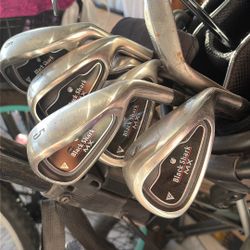 Set Of Right Handed Golf Clubs And 3 Wheeled Golf Caddy 