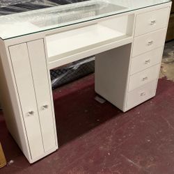 You Got The Crystal Gel Honey?  Nail Station. Must Sell Can Deliver. Any Nail Pros Need A Desk. Payments Ok $399 Built Already!!