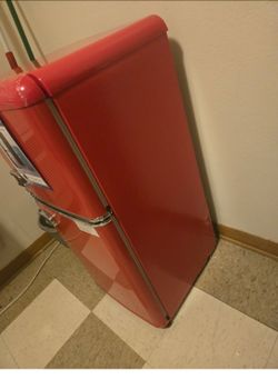 Retro Mini Refrigerator