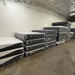 12” Queen Cooling Gel Hybrid Memory Foam Mattress!