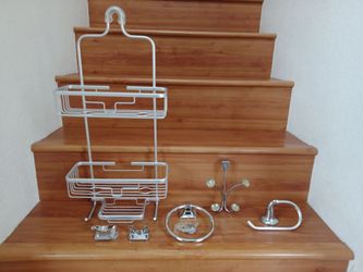 6pcs of bathroom accessories