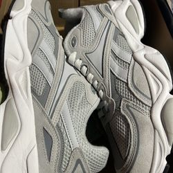 Reebok Charge Light Grey (Size 13)