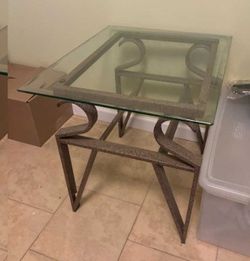 Coffee table set with lamps