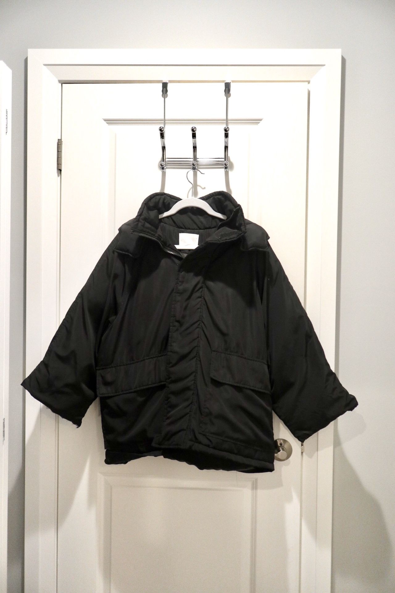 Black heavy winter coat very warm size M/L good condition men or women