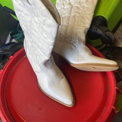 Women Size 6 White Boots