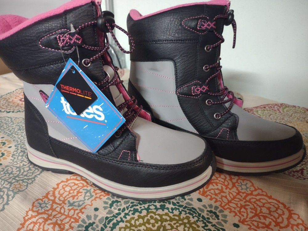 Brand New Girl's Totes Snow Boots Youth Size 5- Pottstown