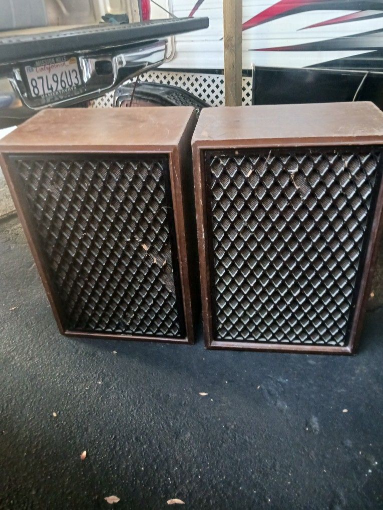 Pair Coral BX 1401 Floor Speakers 
