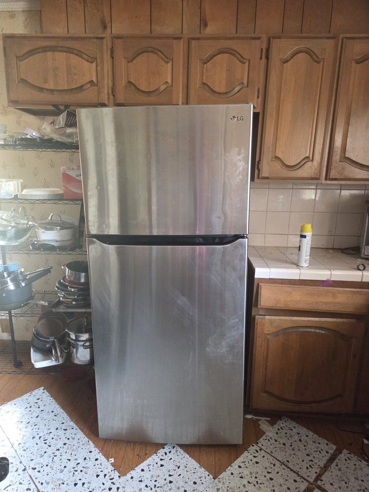LG Fridge For Sale