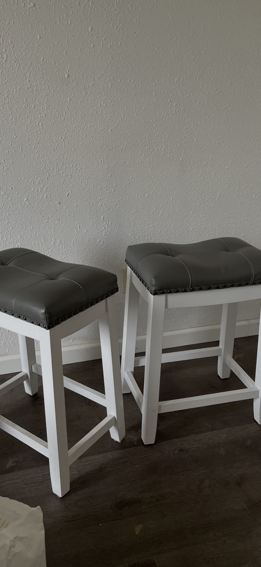 2 Counter Stools