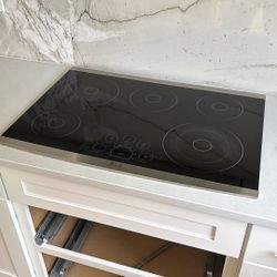 LG Studio Cooktop