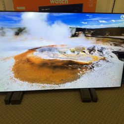 85 Tv Small Blemish Left Side Of The Corner, Not Noticeable Went On  85 Samsung Smart 4K Hdtv