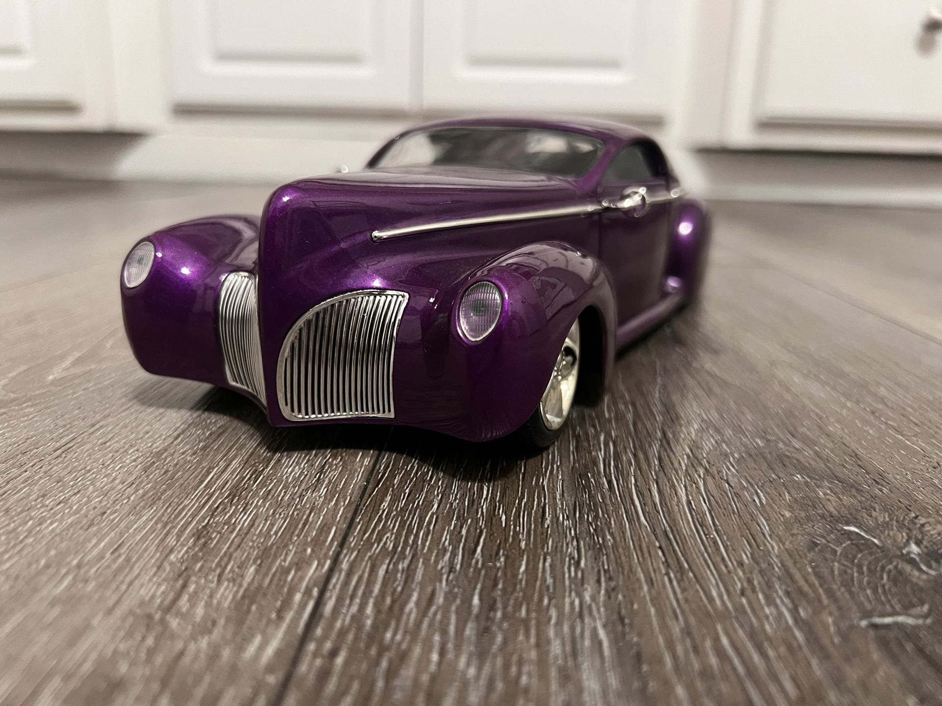 Diecast 1/18 Scale Lincoln Zephyr  Hot Wheels 