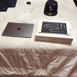 MacBook Pro 2023 14” Silver (In Very Good Condition)