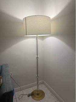 Elegant floor lamp