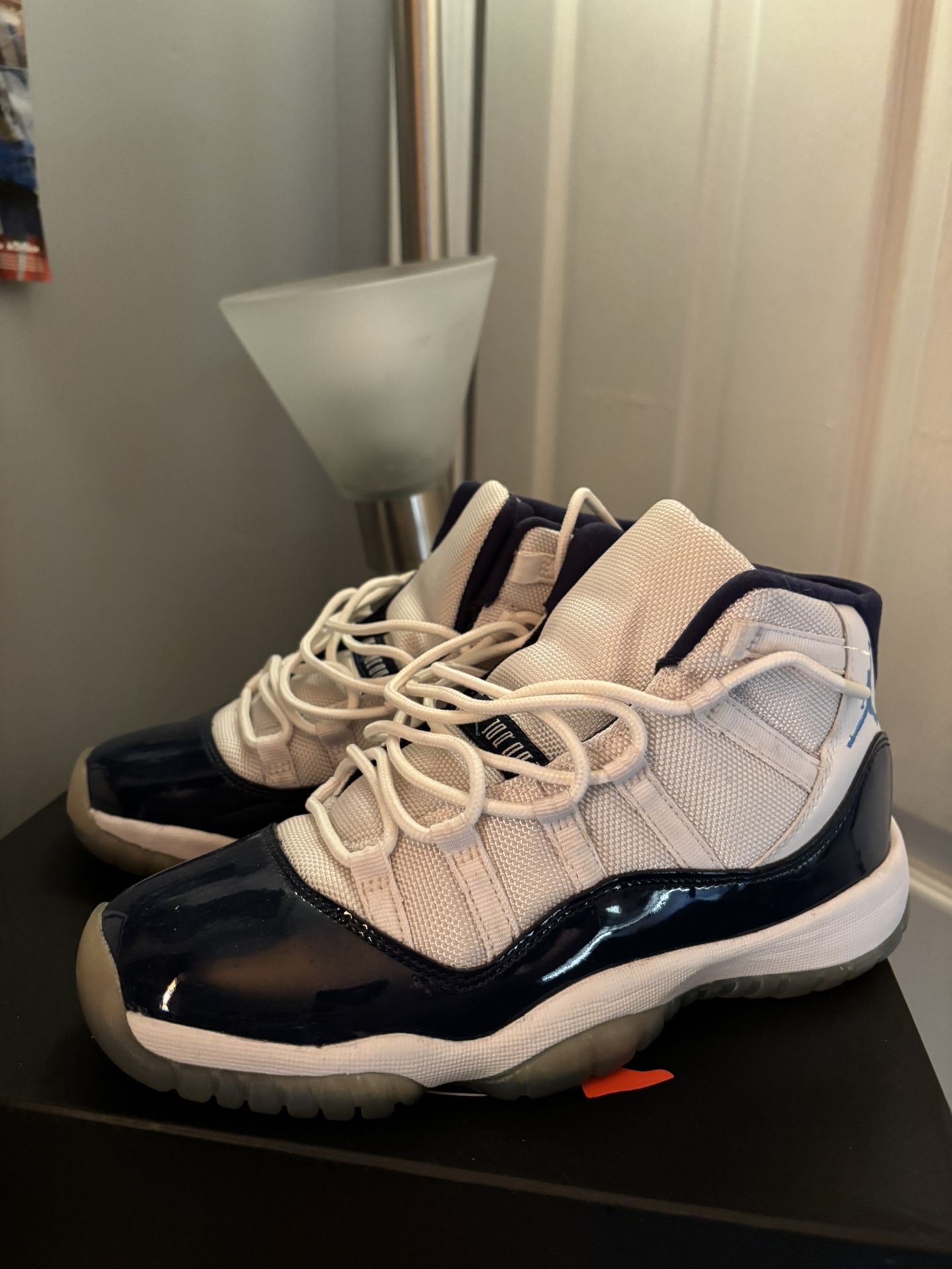 Jordan 11 Mid Night Navy 