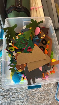 Felt wall pieces with Velcro pieces