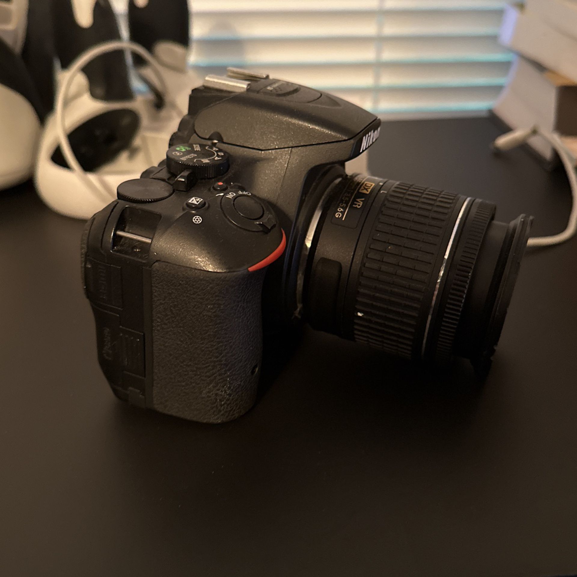 Nikon D5500 Camera (Doesn’t Work) Use For Parts