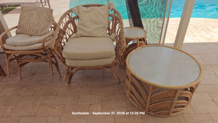 6-Piece Rattan / Wicker Patio Furniture Set – 4 Chairs + 2 Tables