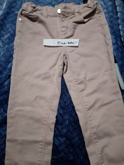 Girls pants.