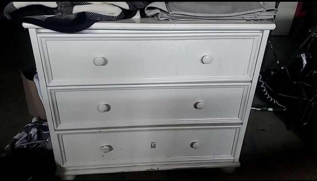 **Dresser with Closer Organizer**
