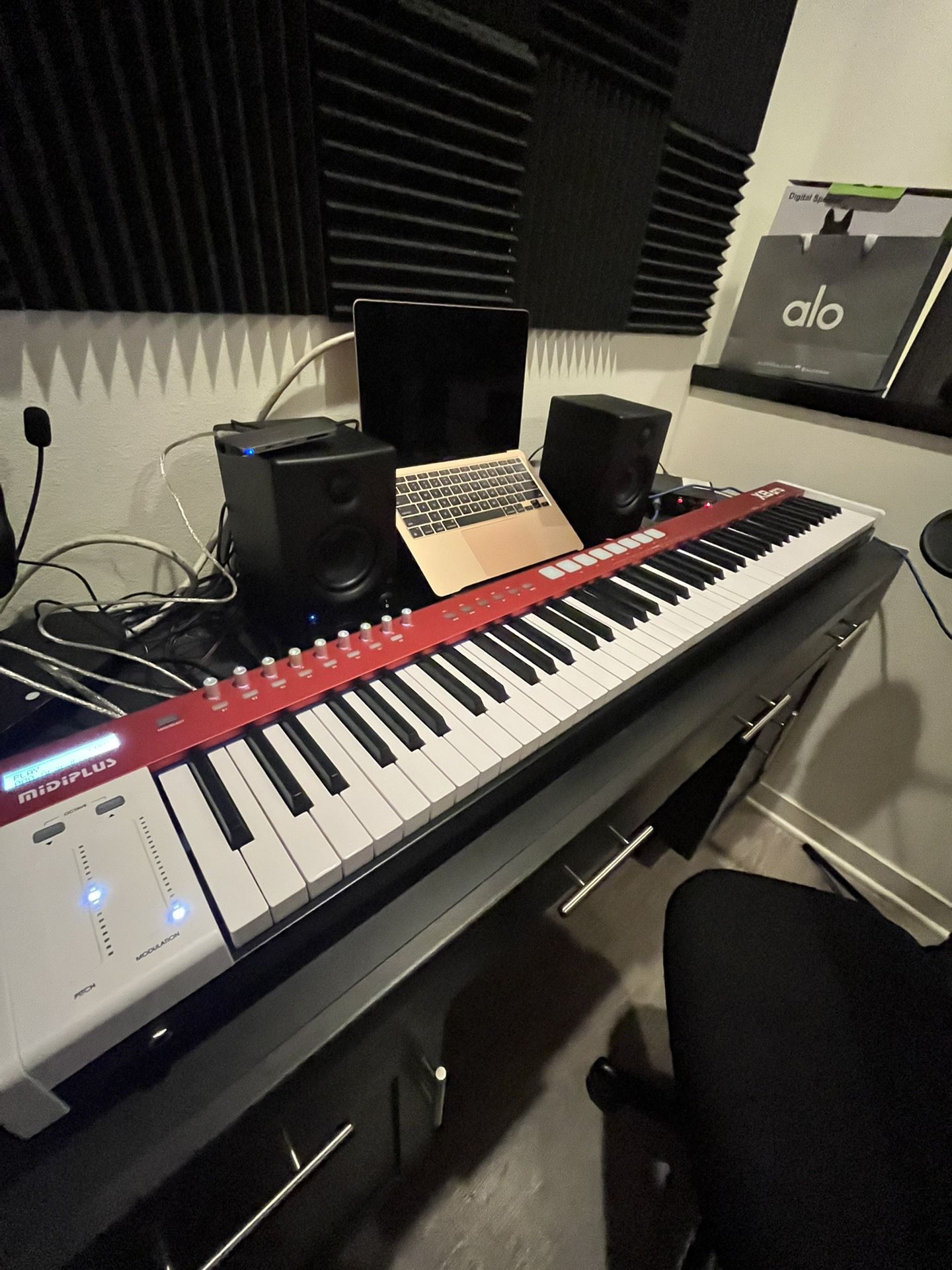 MIDIplus X8 Pro Keyboard 