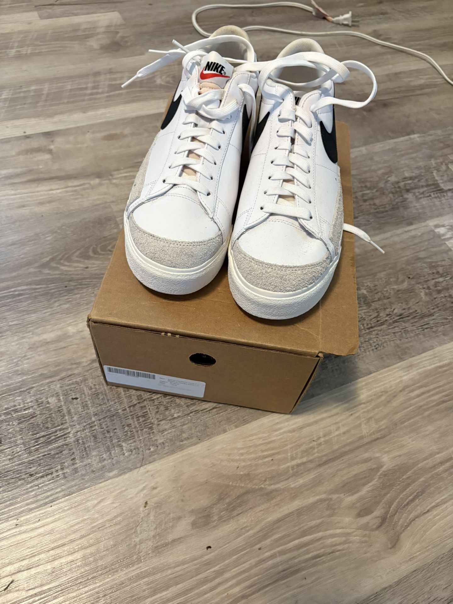 Women’s 11 Nike Sneakers
