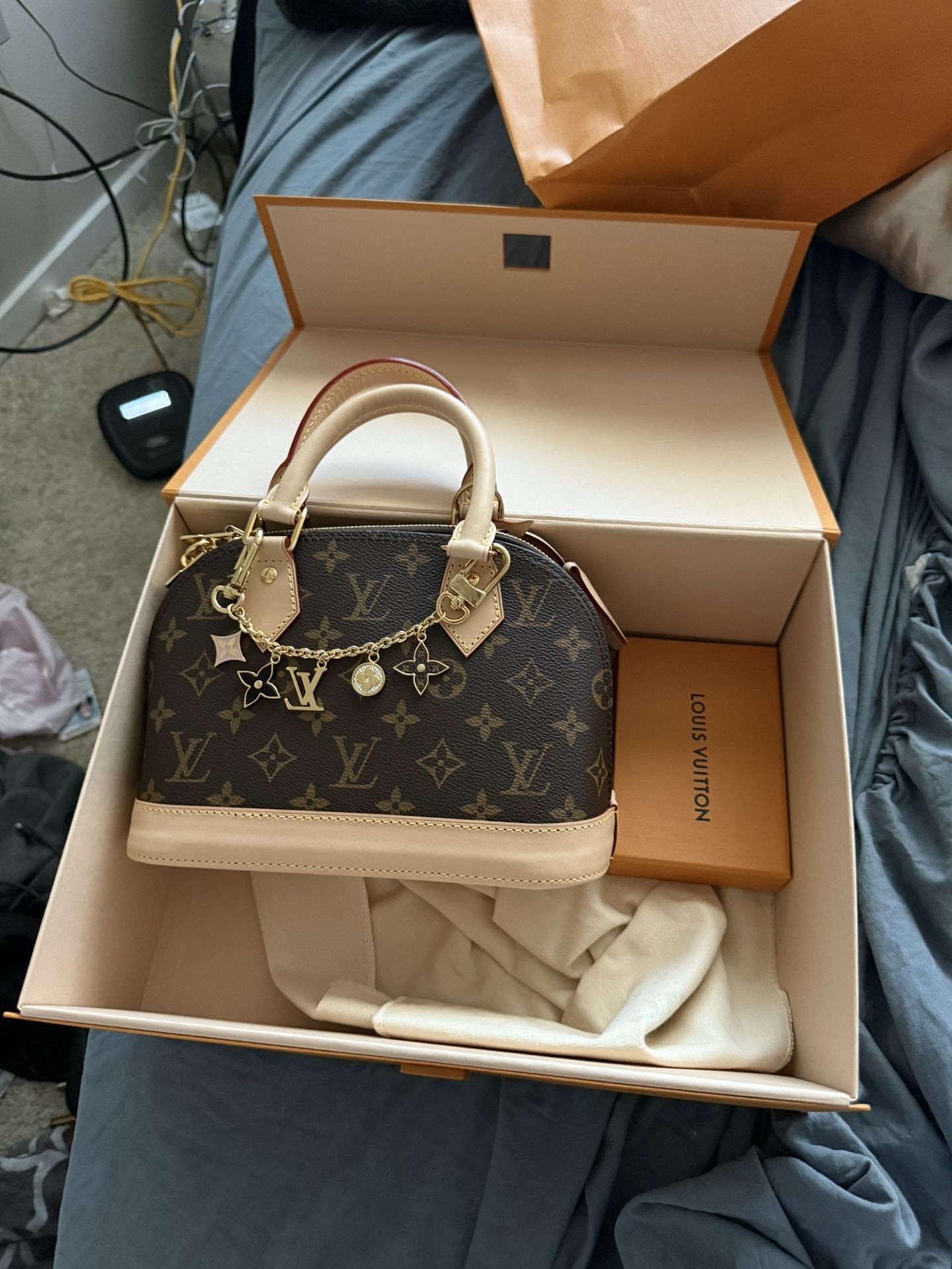 Charm Louis Vuitton (REAL)
