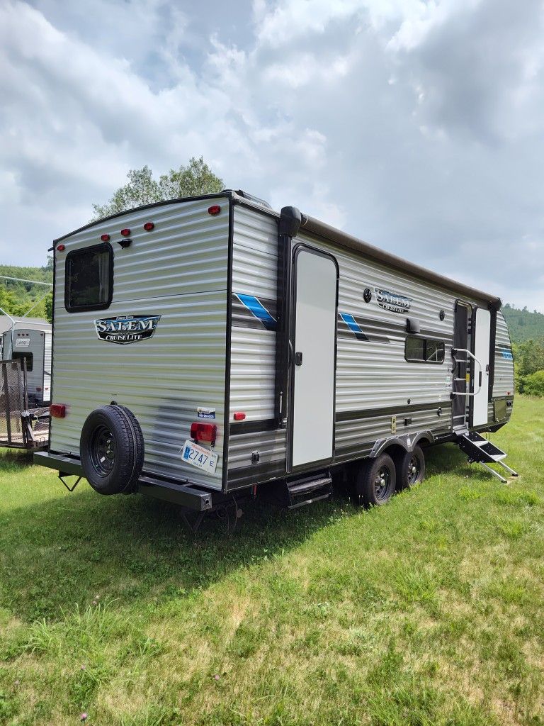 2021 Forest River Salem Ultra Light240bhxl Model