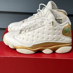 Jordan 13 Gold (((size 9 