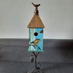 Bird Feeder Decor 