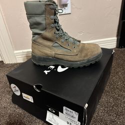 Oakley Military Boots 