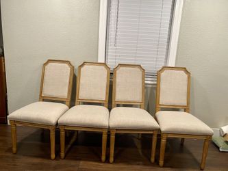 4 Dining Chairs  Like New