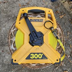 DeWalt 300-ft Measuring Wheel 