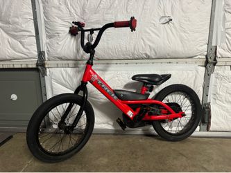 Trek Precaliber 16” Kids Bike – Includes Training Wheels