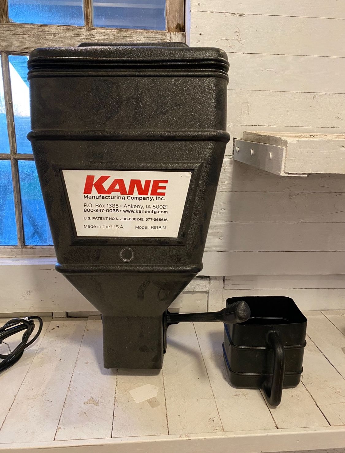 Kane Big Bin 40lb Dog Food Dispenser Or Dry Feed
