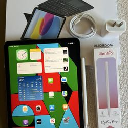 Apple iPad Air 5th Generation (M1 Chip) 256gb with Box, Pen And Keyboard 